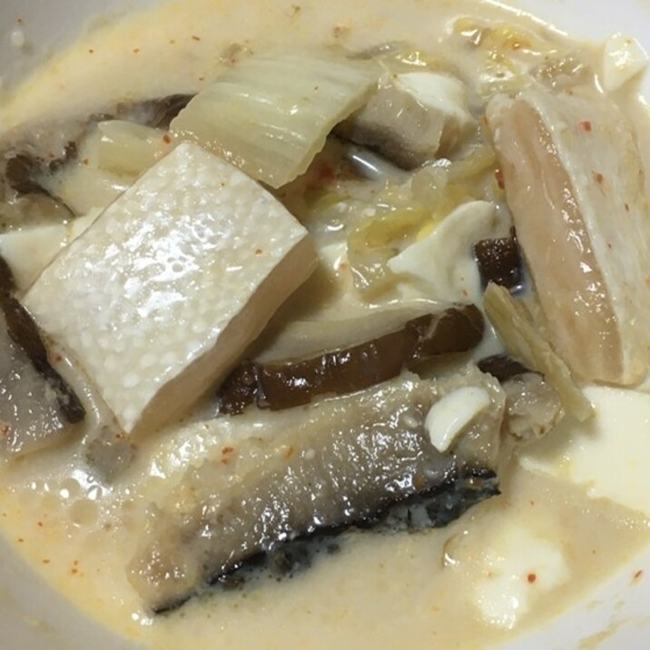 鮭ハラスの豆乳キムチ汁